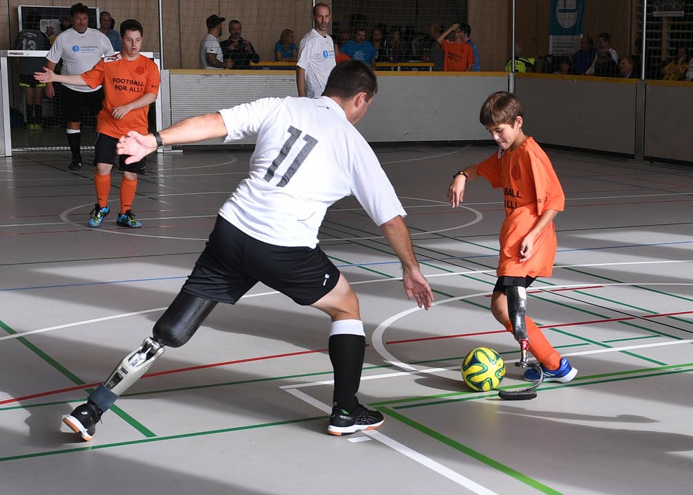 Ein Turnier für jung und alt: "Football for all" führt Generationen zusammen.
