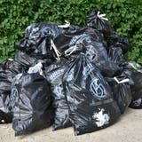 Abfall gehört in den Sack – «Mülljagd-Aktion» wirkt bei Jugendlichen