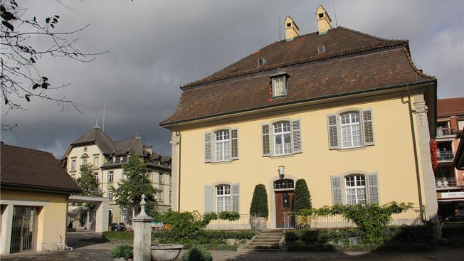 Die Finanzen der Einwohnergemeinde Brugg, im Bild ist das Stadthaus zu sehen, geraten laut Prognose nächstes Jahr langsam in Schieflage.