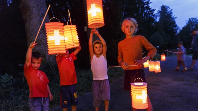 Die Schweiz darf gefeiert werden: Lampionumzüge der Kleinen gehören vielerorts dazu.