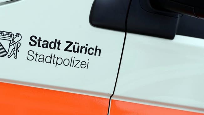 Die Stadtpolizei Zürich ist wegen eines unbekannten Gegenstandes im Grosseinsatz. (Symbolbild)