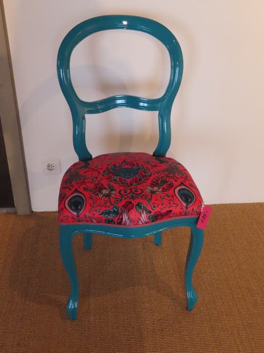 Ein alter Stuhl im modernen neuen frischen und frechen Look.