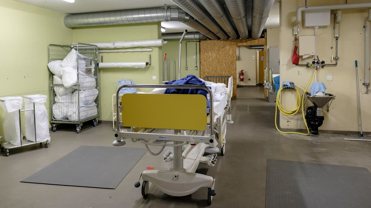 Unter dem Spital Laufen gibt es noch das alte Notspital der Schweizer Armee. Doch auch hier wird aufgeräumt.