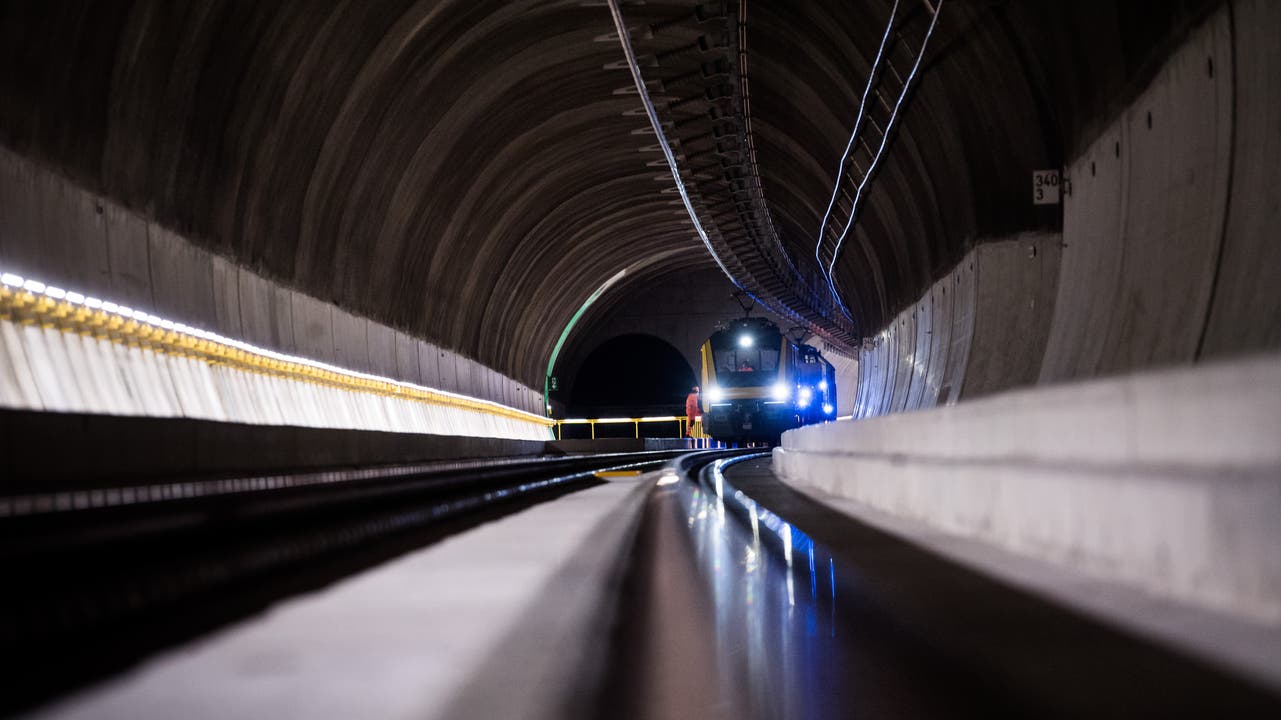 Dank des Ceneri-Tunnels kann die Strecke Bellinzona-Lugano in nur acht Minuten überbrückt werden.