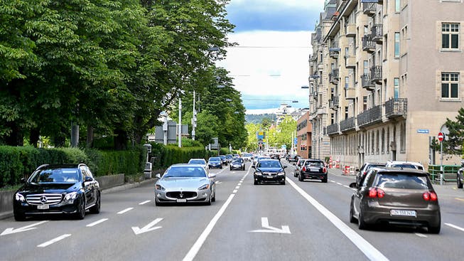 Die Bellerivestrasse in Zürich ist für die Bewohner des rechten Zürichseeufers eine wichtige Verkehrsverbindung und für die Anwohner eine störende Lärmquelle.