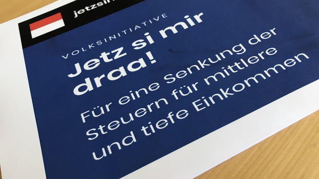 Die Volksinitiative «Jetz si mir draa!» verlangt ab dem Jahr 2023 eine Steuerbelastung der Einkommen, die maximal 20 Prozent über dem Schweizer Durchschnitt liegt.
