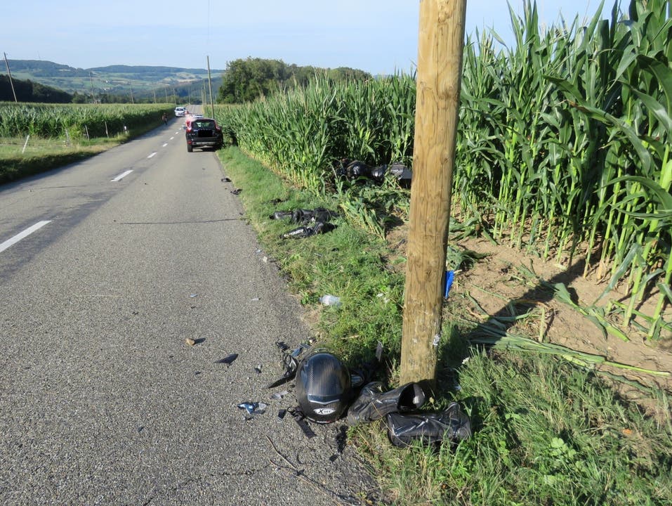 Fisibach AG, 13. August: Ein 46-jähriger Motorradfahrer musste nach einem Selbstunfall in Fisibach mit dem Rettungshelikopter ins Spital geflogen werden.