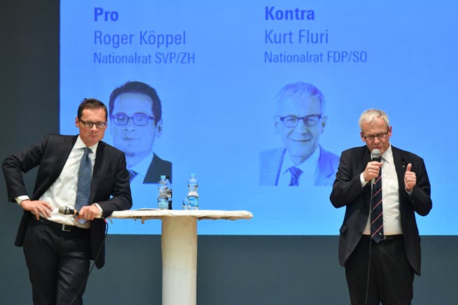 Bereits 2018 besuchte Roger Köppel eine Versammlung der FDP Kanton Solothurn - damals ging es um die Selbstbestimmungsinitiative. Wie aktuell bei der Begrenzungsinitiative vertrat Köppel die Pro-, Kurt Fluri die Konra-Seite.
