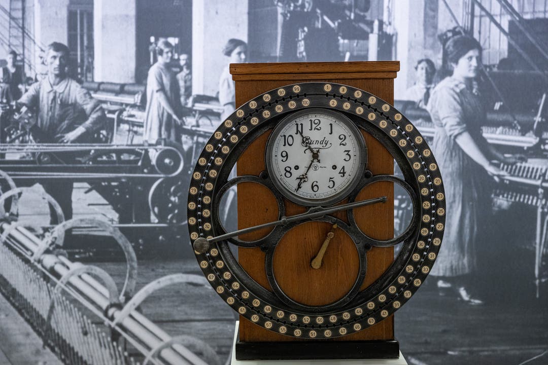  So sah die Arbeitszeiterfassung zum Ende des 19. Jahrhunderts aus: Eine Stempeluhr.