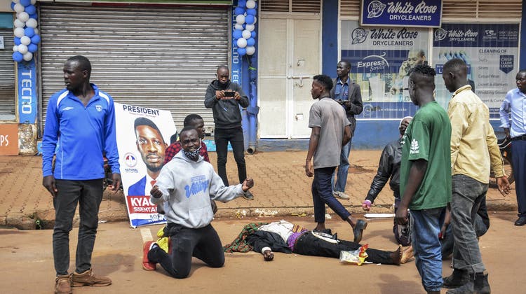 Donald Trump spricht stets davon, Opponenten zu verhaften – der ugandische Autokrat macht es