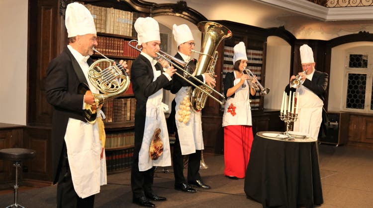 Die Formation Harmonic Brass während ihres Auftritts in der Klosterbibliothek Fischingen. (Bild: Christof Lampart)