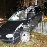 Junglenker verliert Kontrolle über sein Auto und verursacht Unfall – Führerausweis weg