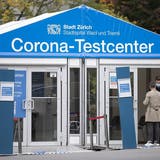 SVP regt sich über deutsche Zelte für Corona-Testcenter auf