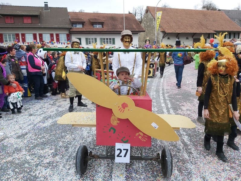 27 – Die Goldenen Zwanziger sind bei den Dorfbachsörpflern ein Thema...