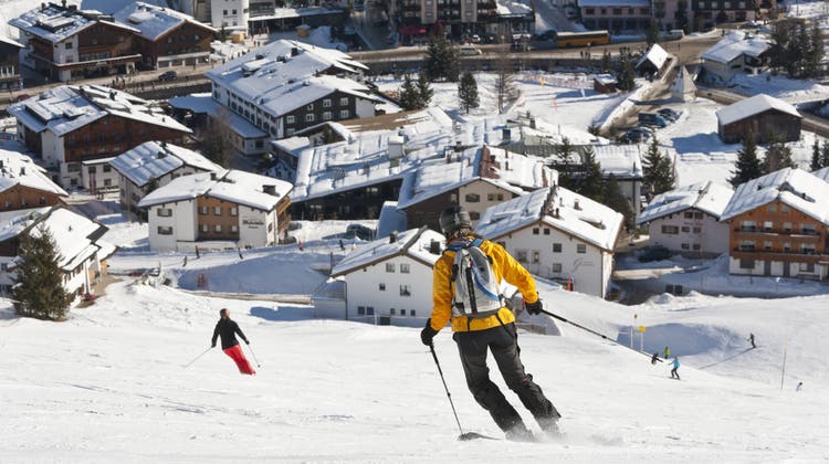 In der Region Lech Zürs am Arlberg arbeiten während der Hochsaison bis zu 4000 Personen im Tourismus. Den kommenden Winter werden die Betriebe voraussichtlich nur mit Kurzarbeit überstehen. (Bild: Imago)