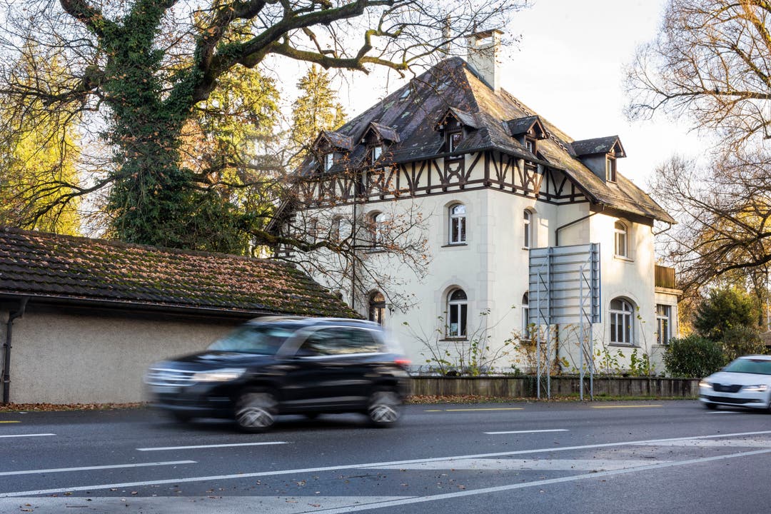 Der Verkauf der Villa Ermitage samt zwei Parzellen im Aussenquartier Webermühle soll rund 8 Millionen Franken einbringen - mindestens.