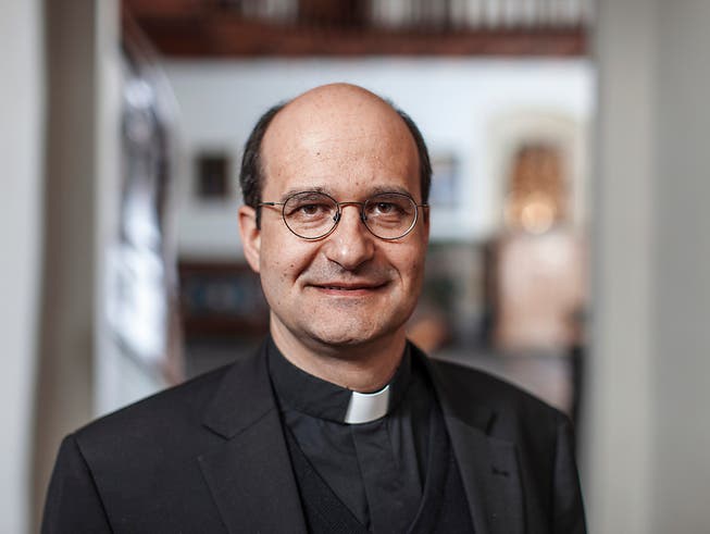 Martin Grichting, Generalvikar des Bistums Chur, sieht sich nach der Nichtwahl eines neuen Churer Bischofs mit einer Rücktrittsforderung konfrontiert.
