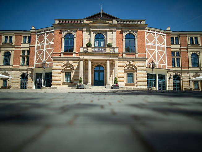 ARCHIV - Das Richard-Wagner-Festspielhaus in Bayreuth. (zu dpa «Bund gibt rund 85 Millionen für Bayreuther Festspielhaus?») Foto: Daniel Karmann/dpa