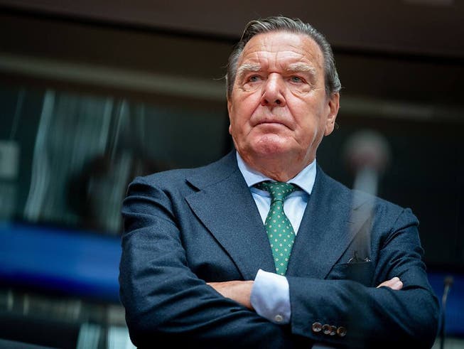 Der ehemalige deutsche Bundeskanzler Gerhard Schröder setzt sich als Verwaltungsrat für den Bau der umstrittenen Gas-Pipeline Nord Stream 2 ein.