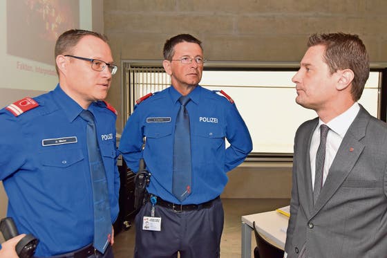 Kantonspolizei Schwyz Mitarbeiter Nidwalden - Künftiger Polizeikommandant verlässt seinen jetzigen Arbeitgeber  frühzeitig