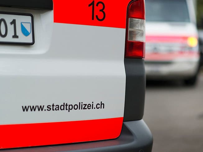 Das kantonale Verwaltungsgericht rügt die Zürcher Stadtpolizei für die rechtswidrige Personenkontrolle eines dunkelhäutigen Mannes. (Symbolbild)