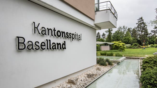 Am Unispital Basel werden ab heute nicht zwingende Operationen runtergefahren. Das Kantonsspital Baselland begann damit letzte Woche.
