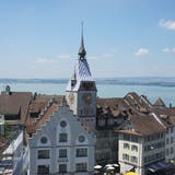 Das Wahrzeichen der Stadt Zug: Der Zytturm. (Bild: Zug Tourismus)