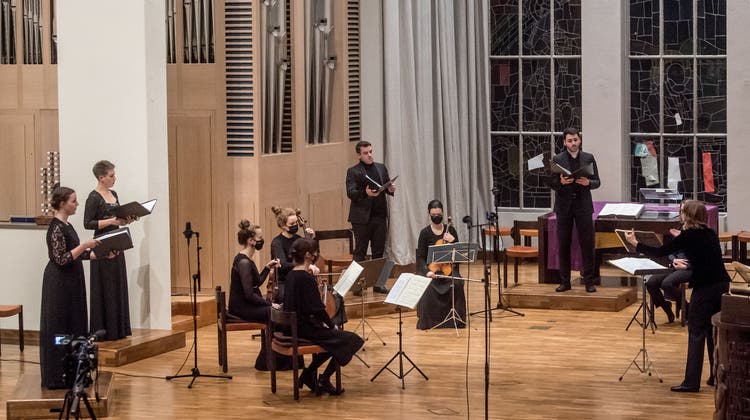 Letztes Konzert, aber bereits ohne Publikum: «Singalong»-Ensemble am Samstag in der Lukaskirche. (Bild: Nadia Schärli (Luzern 13. Dezember 2020))