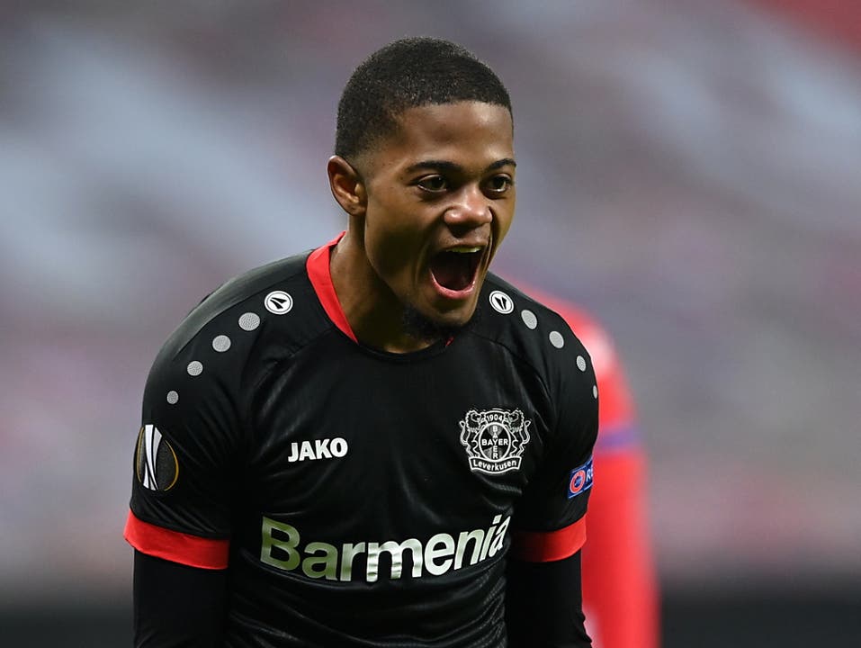 Deutschland Bayer Leverkusen Neuer Leader Schalke Verpasst Ersten Sieg