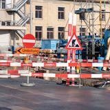 Derzeit ein gewohntes Bild: Baustellen auf der Industriestrasse. (Bild: Maria Schmid (Zug, 7. Dezember 2020))