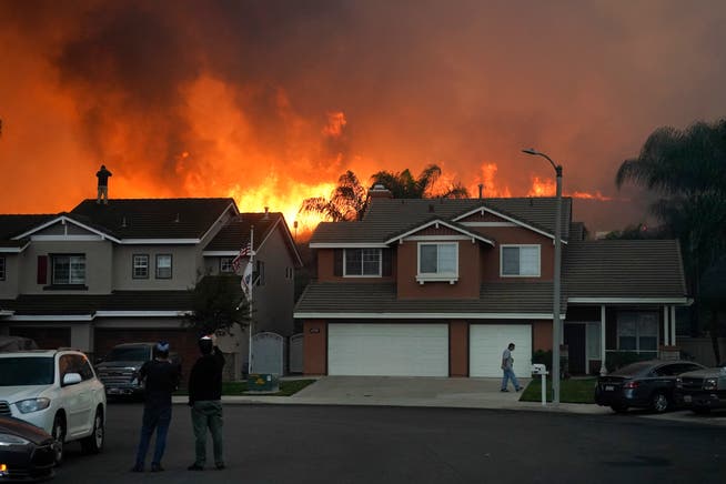 Waldbrände, wie hier in Kalifornien, trieben 2020 die Kosten der Versicherungsbranche in die Höhe. 