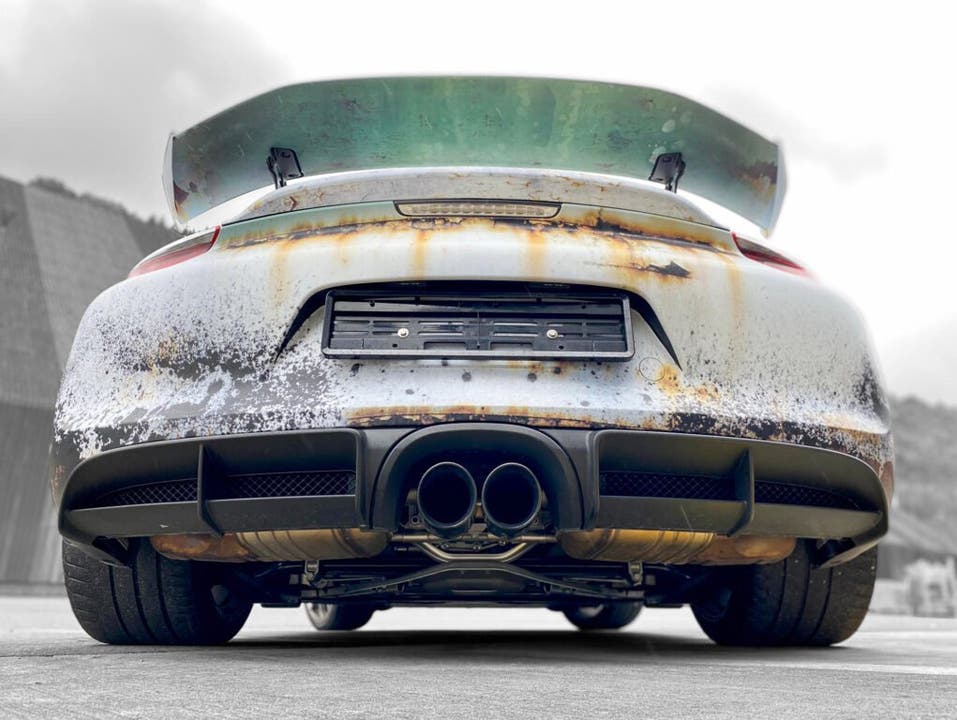 Bad Zurzach - Zurzibieter Firma verpackt Porsche mit Folie - und gewinnt  internationalen Fotowettbewerb