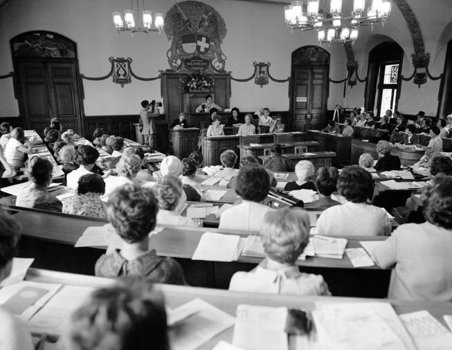 Vor 50 Jahren sassen für gewöhnlich nur Männer im Kantonsratssaal: 1967 nahm der Schweizerische Verband für das Frauenstimmrecht diesen für seine Delegiertenversammlung in Beschlag.