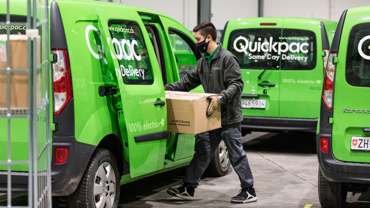 Im Schuss: An Spitzentagen beliefert Quickpac Dietikon bis zu 4000 Kunden.