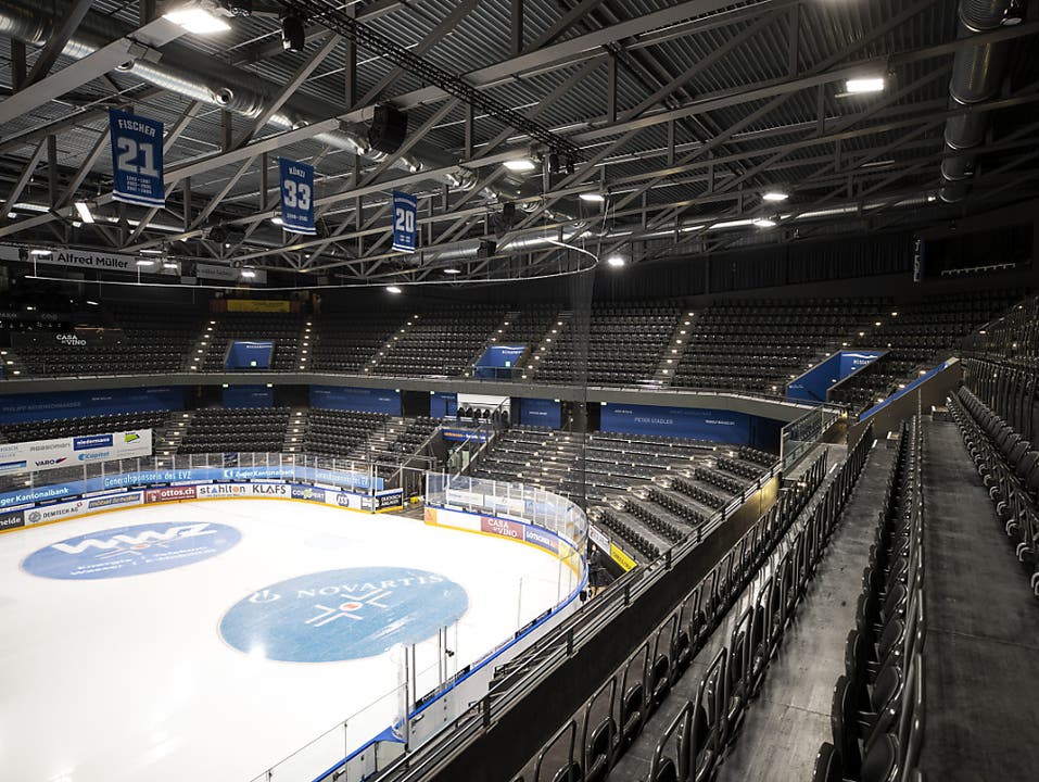 Das leere Eishockey-Stadion in Zug