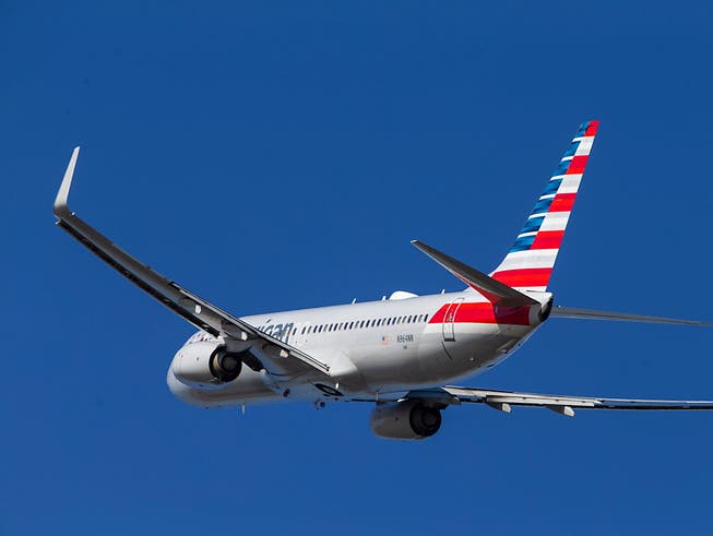 Wenige Wochen nach dem Ende des Flugverbots hat in den USA erstmals wieder ein Passagierflug mit der Boeing-Unglücksmaschine 737 MAX abgehoben. American Airlines Flug 718 startete in Miami mit Ziel New York.