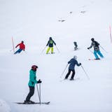 Für Abfahrten auf Luzerner Pisten müssen sich Skifahrerinnen und Skifahrer noch etwas gedulden. (Symbolbild: Patrick Hürlimann)