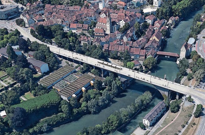 Geht es nach dem Kanton, soll die Hochbrücke in Zukunft als Trassee für die Limmattalbahn dienen.