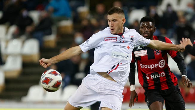 Filip Stojilkovic, dynamischer und kraftvoller Stürmer in Diensten des FC Aarau