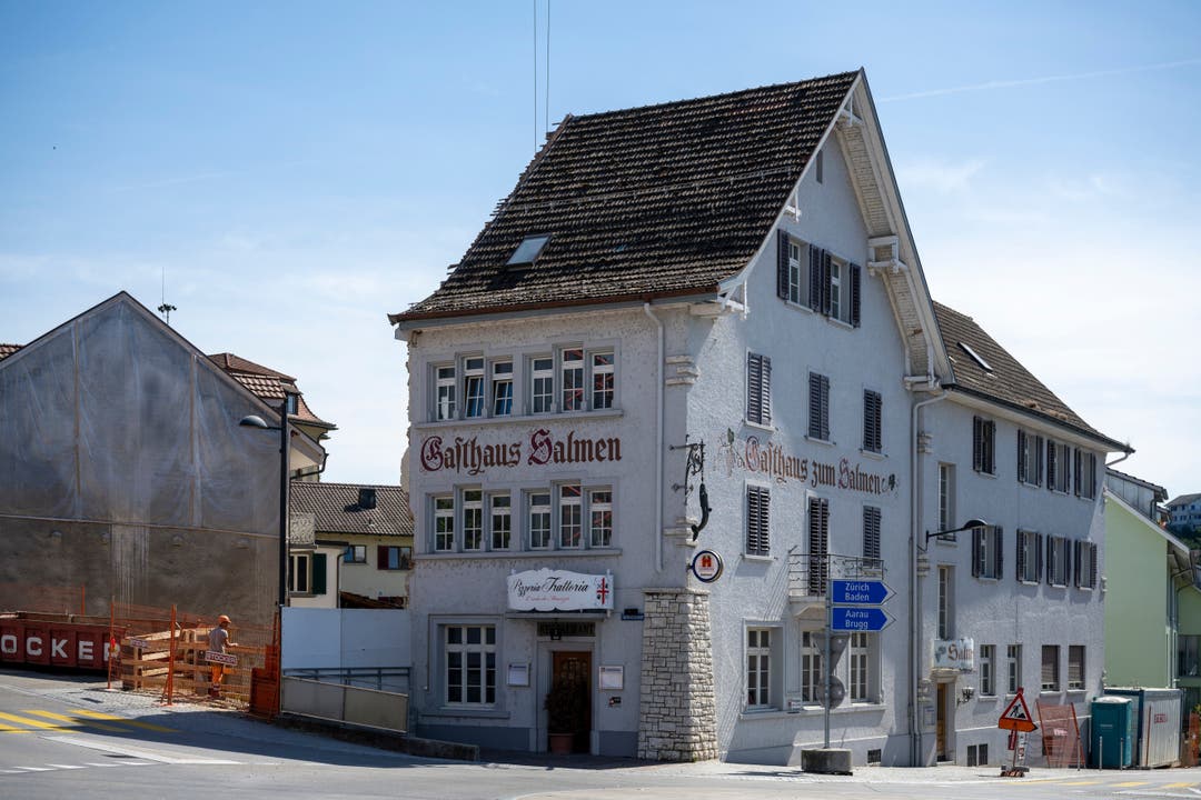 Döttingen, 2. November: Im ehemaligen Restaurant Salmen sollen zwei Wohnungen eingebaut werden. (Bild: 10. September 2020)