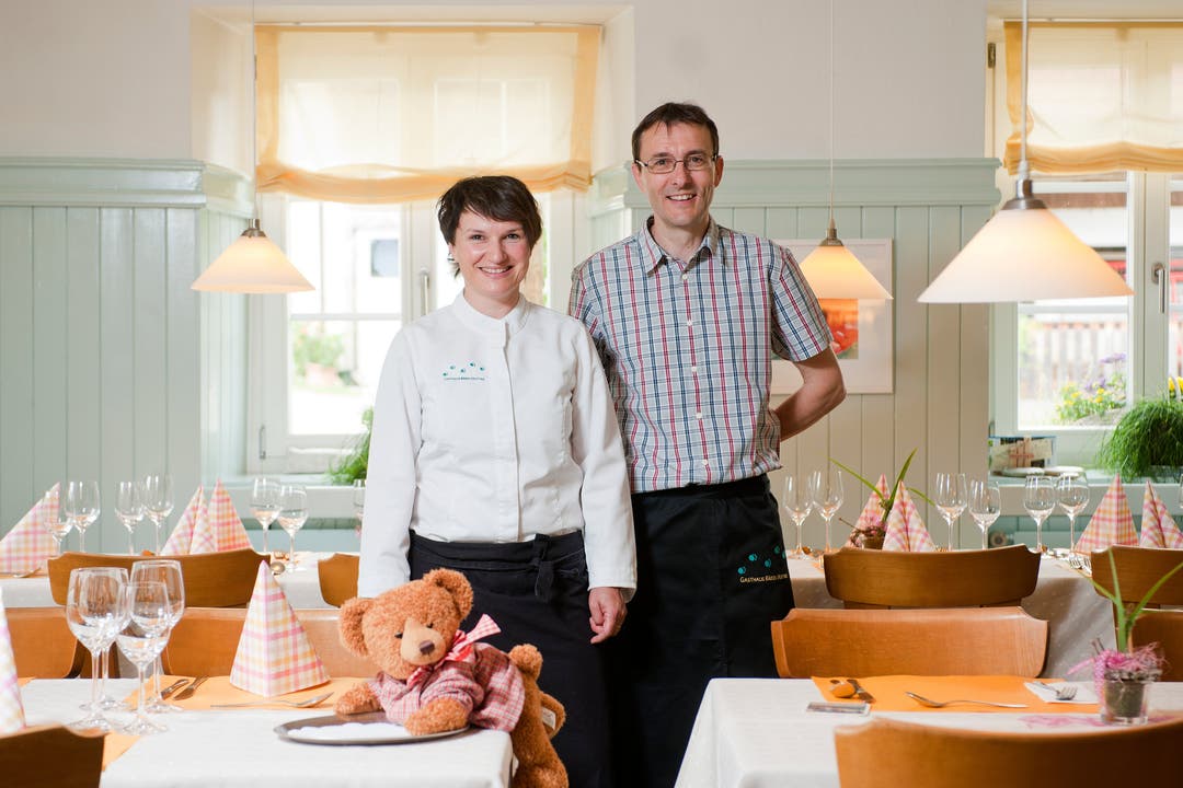 Hottwil, 27. Februar: Esther und Gerhard Keller, Inhaber des «Bären» haben ihre Liegenschaft umgebaut und erweitert. Ab April sind drei Wohnungen bezugsbereit.