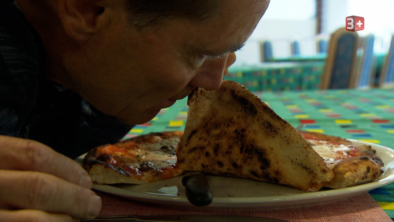 Zum Start gibts eine Pizza. «Die riecht vorzüglich», so der Tester.
