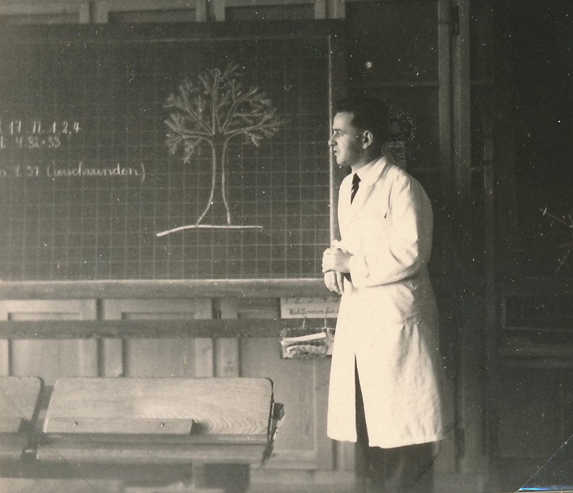 Kurt Zurfluh als Lehrer 1955.