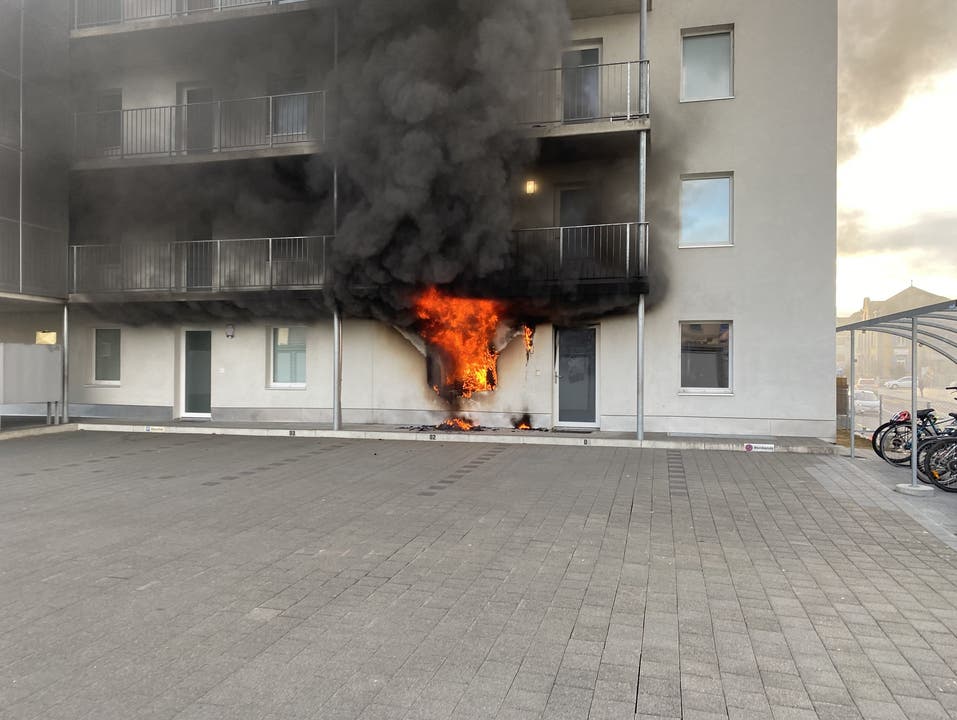 Zofingen AG, 14. Januar: In einer Wohnung eines Mehrfamilienhauses brach ein Brand aus. Dieser verwüstete die Wohnung und richtete grossen Schaden an.