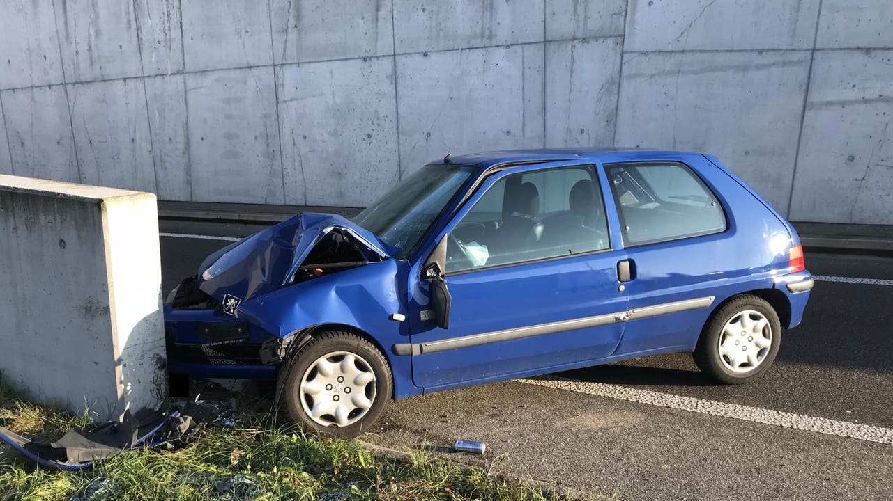 Füllinsdorf BL, 1. Januar: Ein Autolenker (25) wird bei einem Selbstunfall verletzt. Er wollte via Auffahrt auf die A22 Richtung Basel gelangen. Ein Alkoholtest ergab 1,38 Promille.