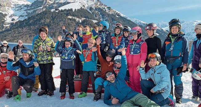 Alle Teilnehmer des Querfeld-Skikurses für Kinder mit Behinderungen konnten in Engelberg eine Medaille ergattern.