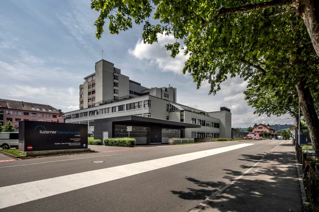 Im Bild die Aussenansicht des bestehenden Spitals in Sursee.