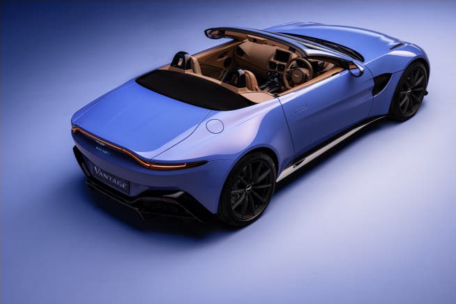 Aston Martin bringt zum 70. Geburtstag der „Vantage“-Modellreihe eine offene Variante des Zweisitzers