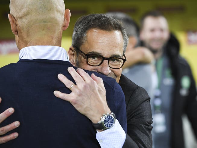 Fussball kann so schön sein: St. Gallens Präsident Matthias Hüppi freut sich mit Trainer Peter Zeidler