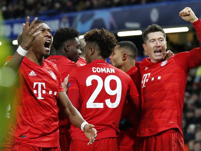 Die Bayern freuen sich über einen überzeugenden Sieg bei Chelsea